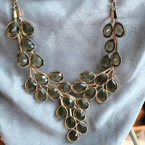 Vintage * Drop Leaf-Style Necklace